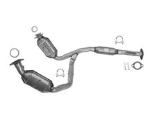 Engine Y Pipe With 3 Catalytic Converters for GMC 12-16 Express 2500 4.8L 6.0L
